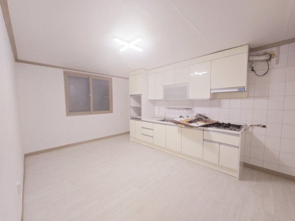 화이트 톤 주방 리모델링